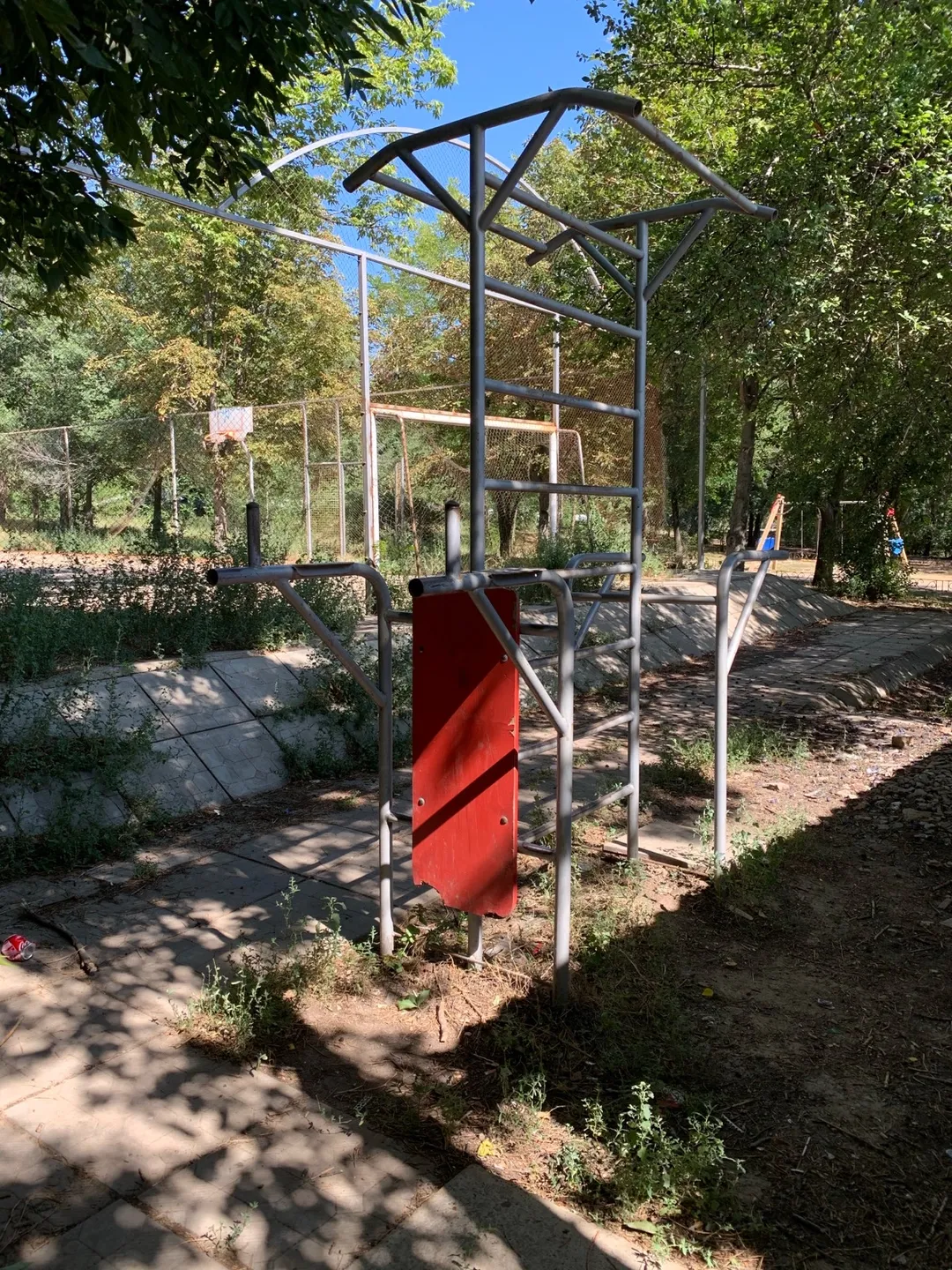 Bară de tracțiuni la Calisthenics Park at вулиця Леніна, Старокозаче – fotografia 1 din 2