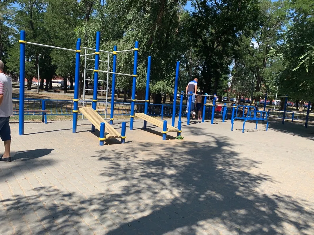 Parallel Gym Bars at Calisthenics Park at Старосінна площа, Одеса – photo 2 of 6