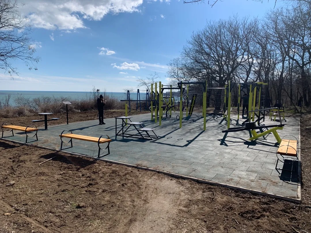 Barras Paralelas en Calisthenics Park at Траса здоров’я, Одеса #wp1016 – foto 1 de 6