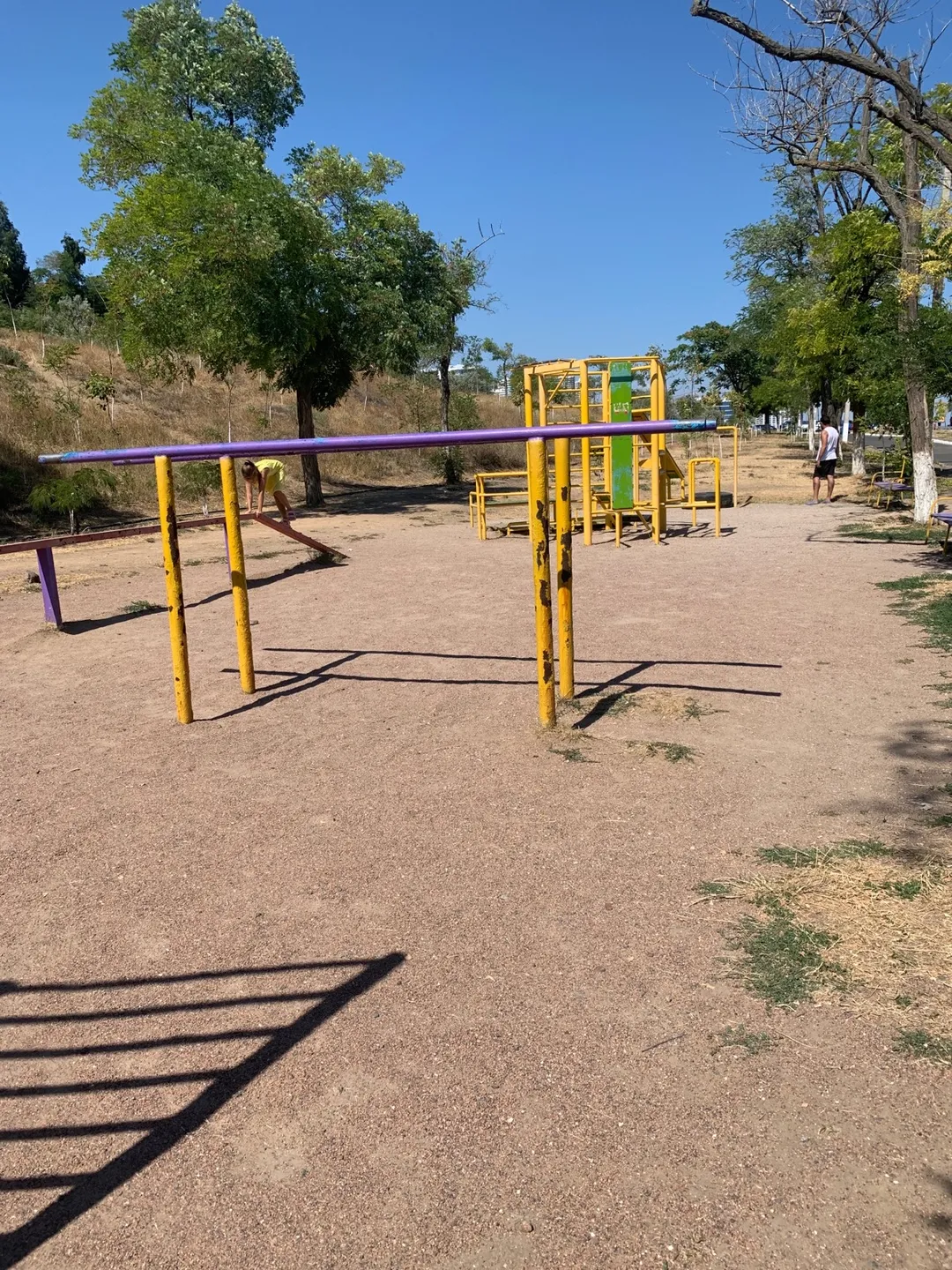 Parallele presso Calisthenics Park at Траса здоров’я, Одеса #wp1019 – foto 1 di 4