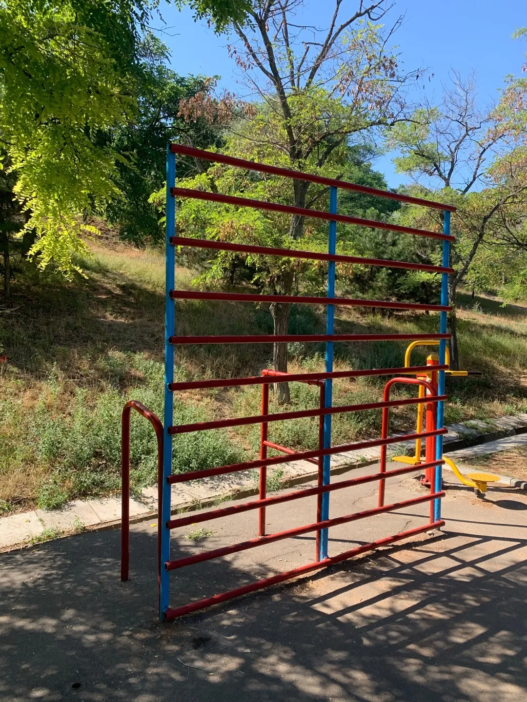 Barras Paralelas en Calisthenics Park at вулиця Новоберегова, Одеса – foto 5 de 7
