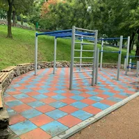 Площадка возле Дюка