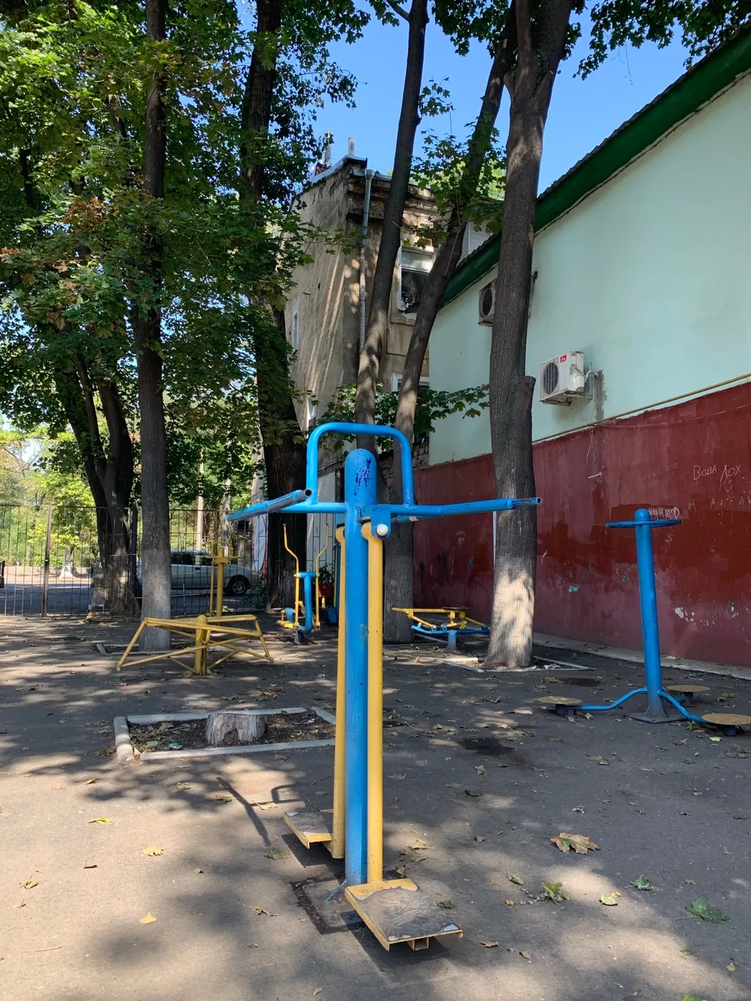 Barras de Mono en Calisthenics Park at Пироговська вулиця, Одеса – foto 3 de 4