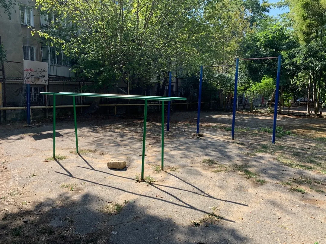 Pull Up Bar at Calisthenics Park at Спортивна площадка з турниками, Одеса – photo 1 of 2