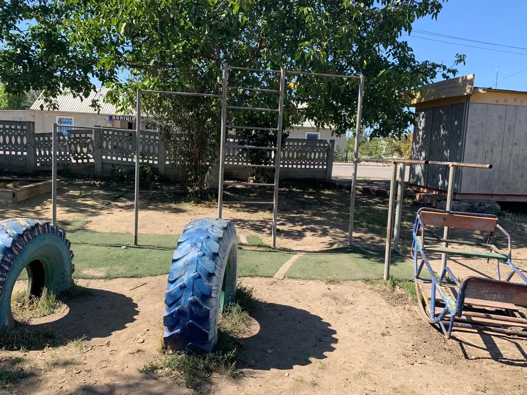 Parallele presso Calisthenics Park at вулиця Богдана Хмельницького, Великий Дальник – foto 2 di 3