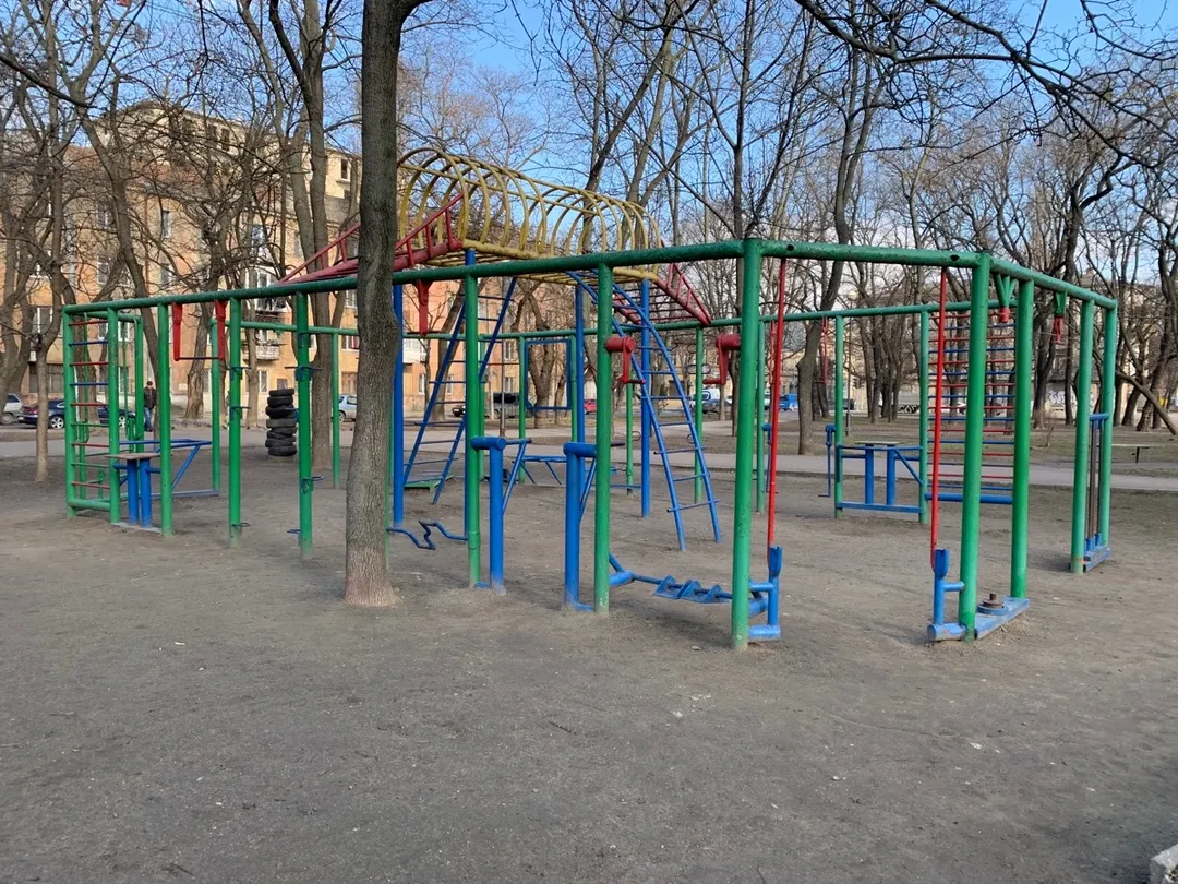 Bară de tracțiuni la Calisthenics Park at вулиця Мечникова, Одеса – fotografia 1 din 2