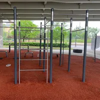 Calisthenics Park at Rue de la Commune Ouest, Montréal - thumbnail 7
