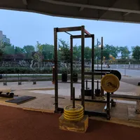 Calisthenics Park at Rue de la Commune Ouest, Montréal - thumbnail 4