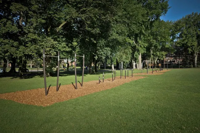 Calisthenics Park at Grande Allée Ouest, Québec