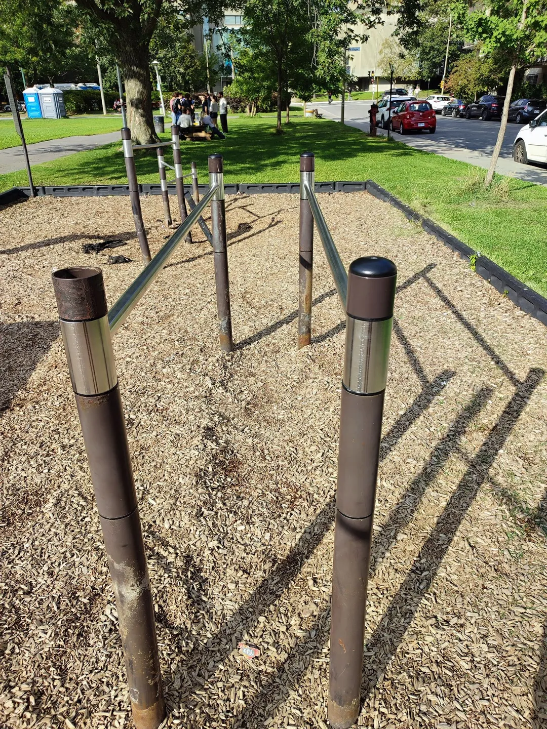 Турнік на майданчику Calisthenics Park at Avenue Swail, Montréal – фото 1 з 2