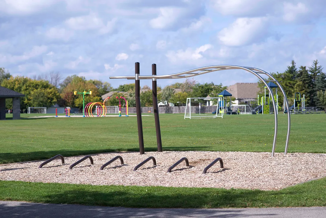 Платформа для прыжков на площадке Calisthenics Park at Raiana Drive, Niagara-on-the-Lake – фото 1 из 1