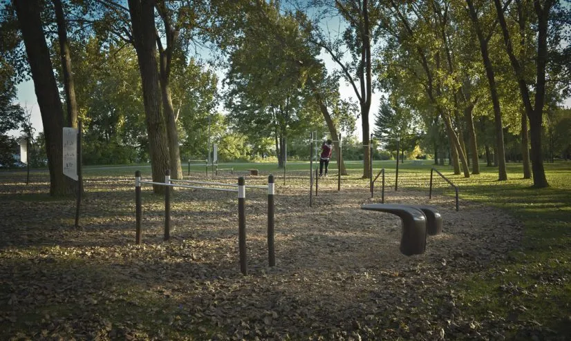 Платформа для прыжков на площадке Calisthenics Park at Boulevard LaSalle, Montréal – фото 1 из 1