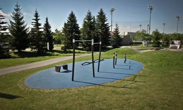 Calisthenics Park at 4e Avenue Ouest, Québec