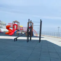 Площадка у моря