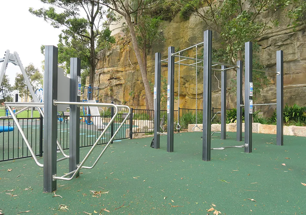 Push Up Bar at Calisthenics Park at High Street, Sydney – photo 1 of 5
