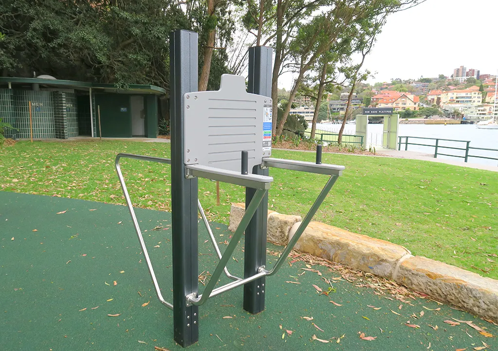 Parallel Gym Bars at Calisthenics Park at High Street, Sydney – photo 4 of 5