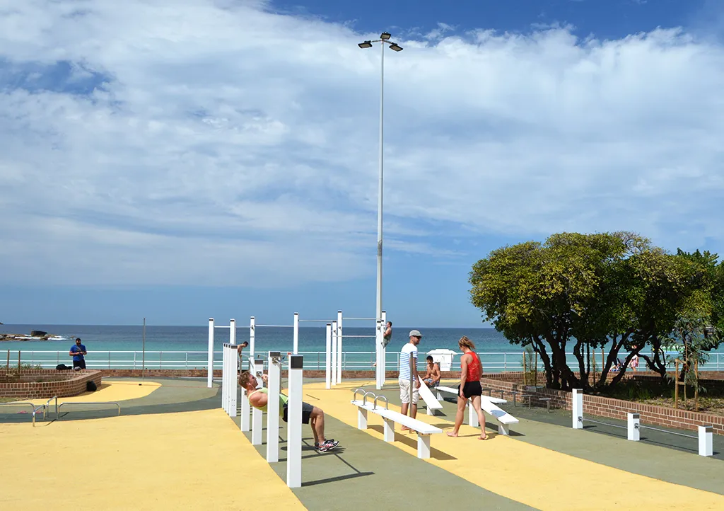 Parallel Gym Bars at Calisthenics Park at Campbell Parade, Sydney – photo 3 of 5