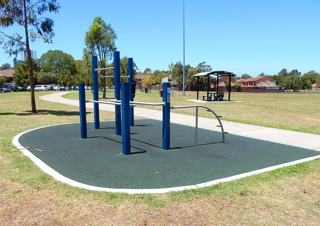 Pull Up Bar at Calisthenics Park at Glebe Street, Sydney – photo 3 of 6