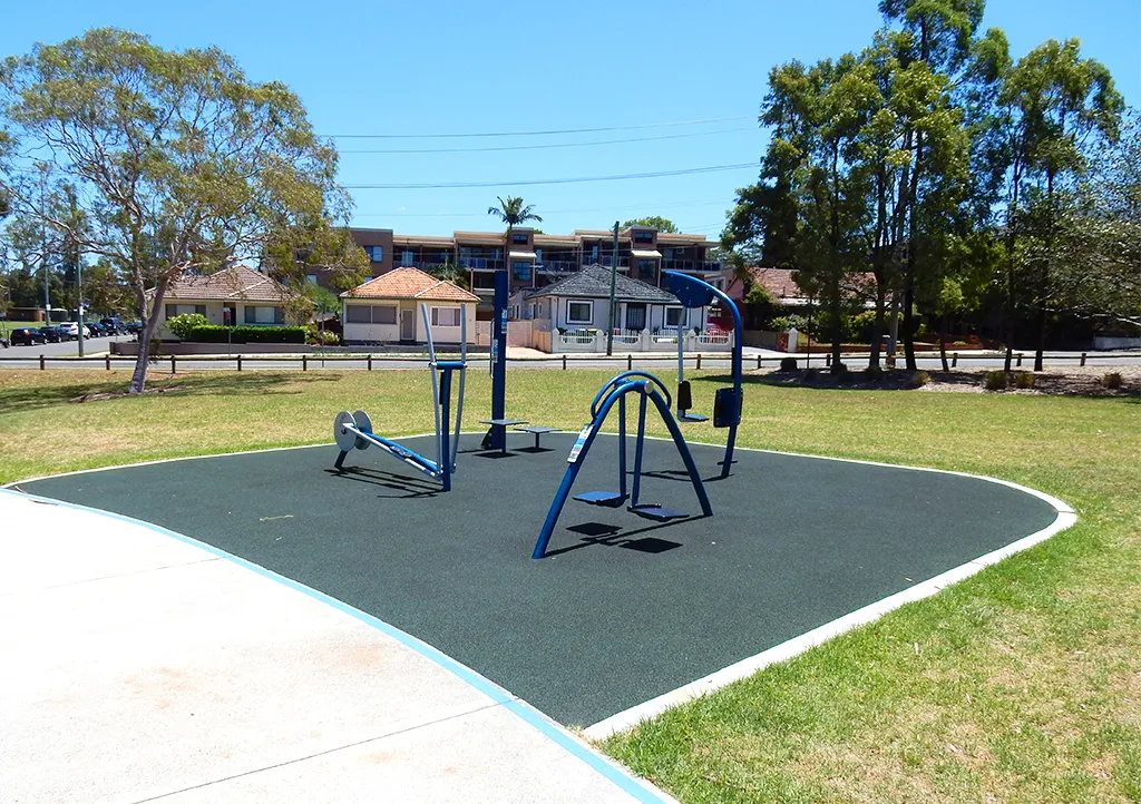 Jump Platform at Calisthenics Park at Glebe Street, Sydney – photo 2 of 6