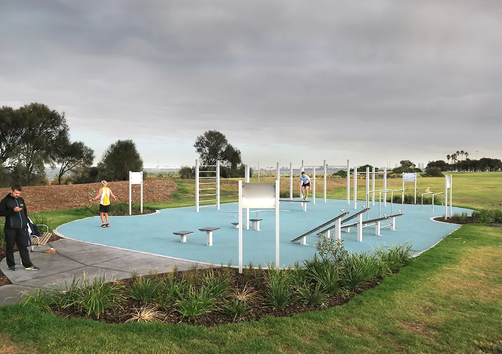 Jump Platform at Calisthenics Park at Bay Trail, Melbourne – photo 5 of 6