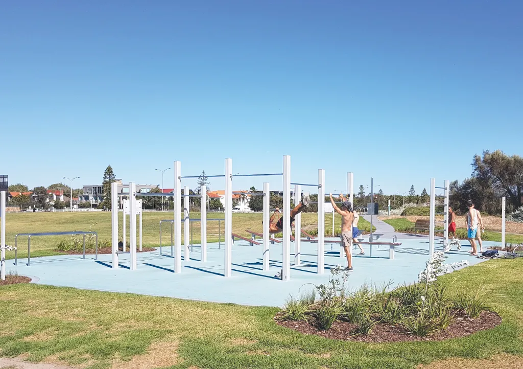 Wall Bars at Calisthenics Park at Bay Trail, Melbourne – photo 3 of 6