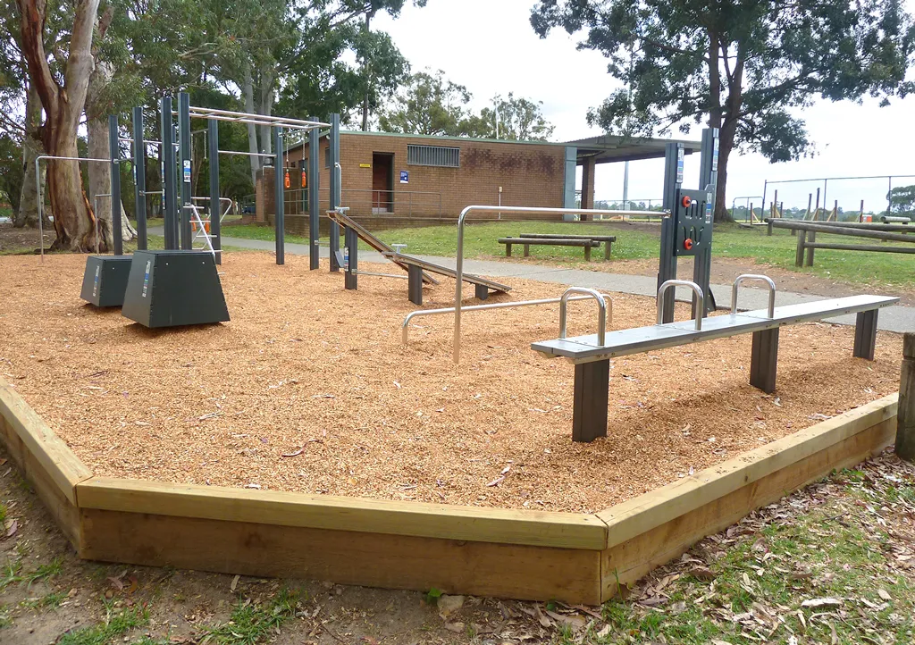 Pull Up Bar at Calisthenics Park at Comer Street, Sydney #wp1258 – photo 4 of 7