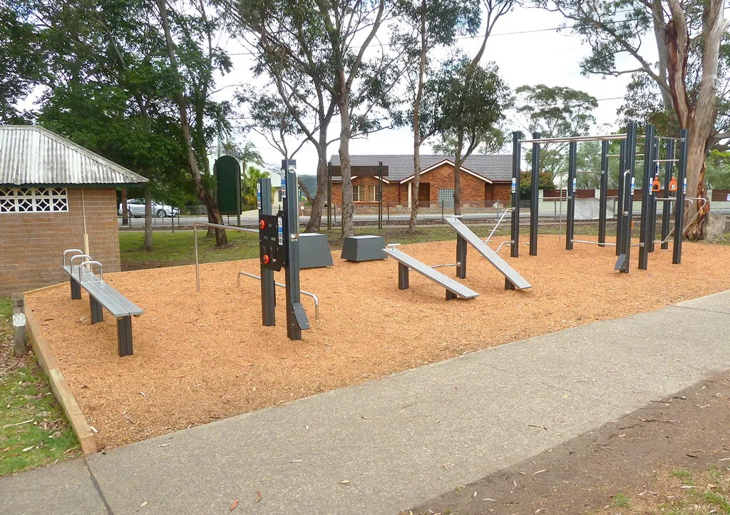 Jump Platform at Calisthenics Park at Comer Street, Sydney #wp1258 – photo 3 of 7