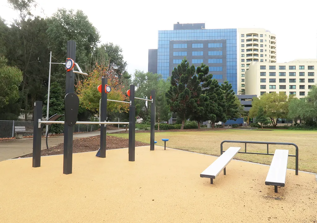 Jump Platform at Calisthenics Park at Parkes Street, Sydney – photo 4 of 6