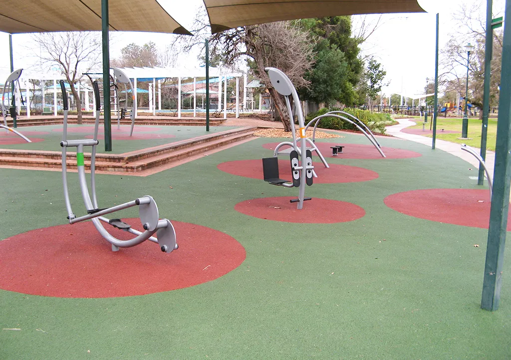 Vélo elliptique à Calisthenics Park at Dubbo Aquatic Leisure Centre, Dubbo – photo 3 sur 7