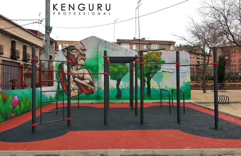 Barre de traction à Calisthenics Park at Calle de Pelayos, Fuenlabrada – photo 1 sur 1