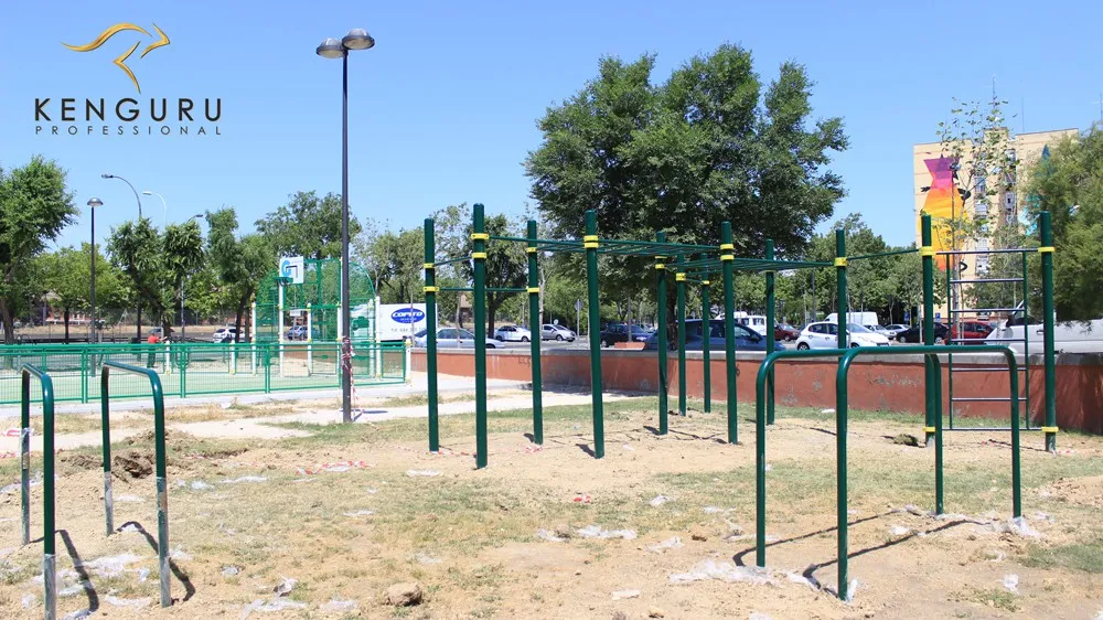 Klimmzugstange bei Calisthenics Park at Avenida de los Reyes Católicos, Getafe – Foto 1 von 1