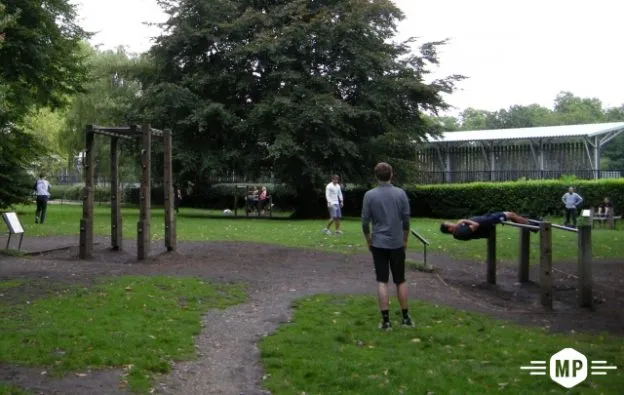 Hangelstange bei Calisthenics Park at Battersea Park Fitness Trail, Greater London – Foto 2 von 6