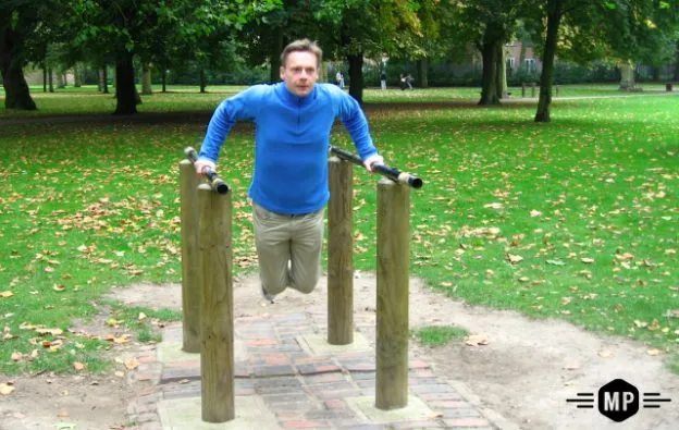 Barras Paralelas en Calisthenics Park at Upton Lane, Greater London – foto 2 de 4