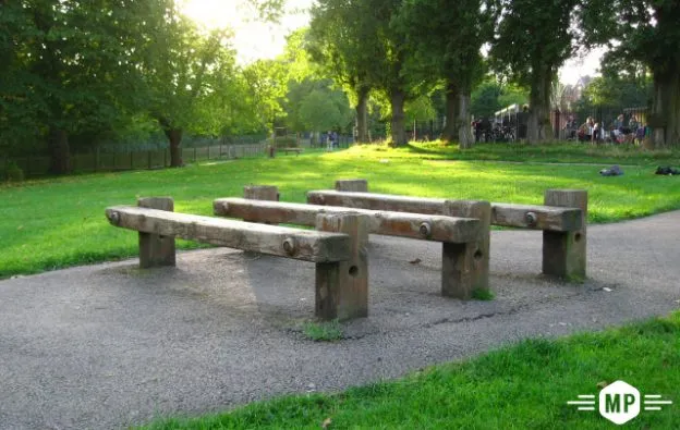 Trave di equilibrio presso Calisthenics Park at Parliament Hill Fields Athletics Track, Greater London – foto 4 di 5