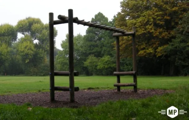 Hangelstange bei Calisthenics Park at Bolingbroke Grove, Greater London – Foto 3 von 3
