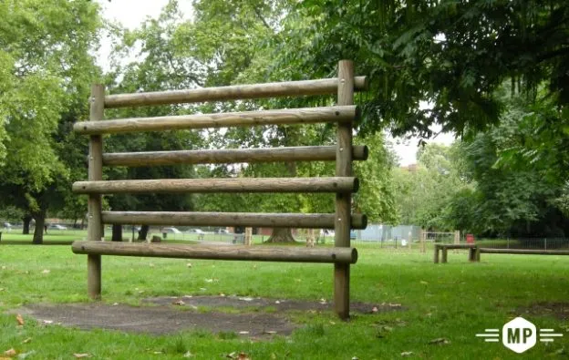 Hangelstange bei Calisthenics Park at Midnight Path, Greater London – Foto 3 von 6