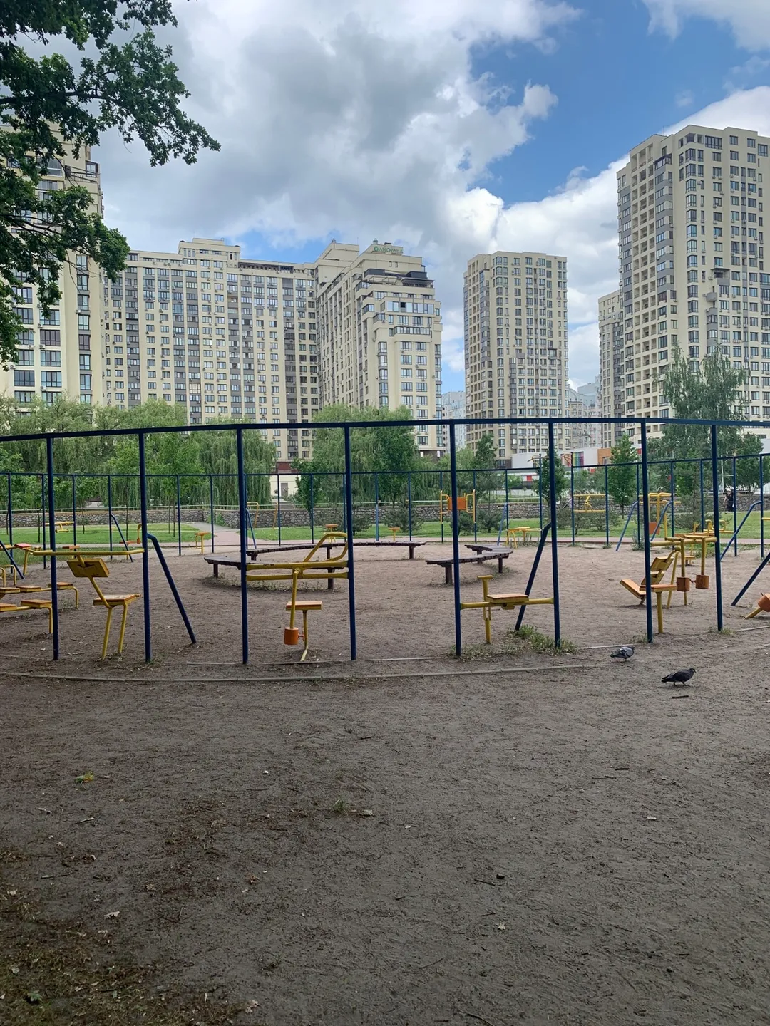 Barren bei Calisthenics Park at вулиця Докії Гуменної, Київ – Foto 2 von 4
