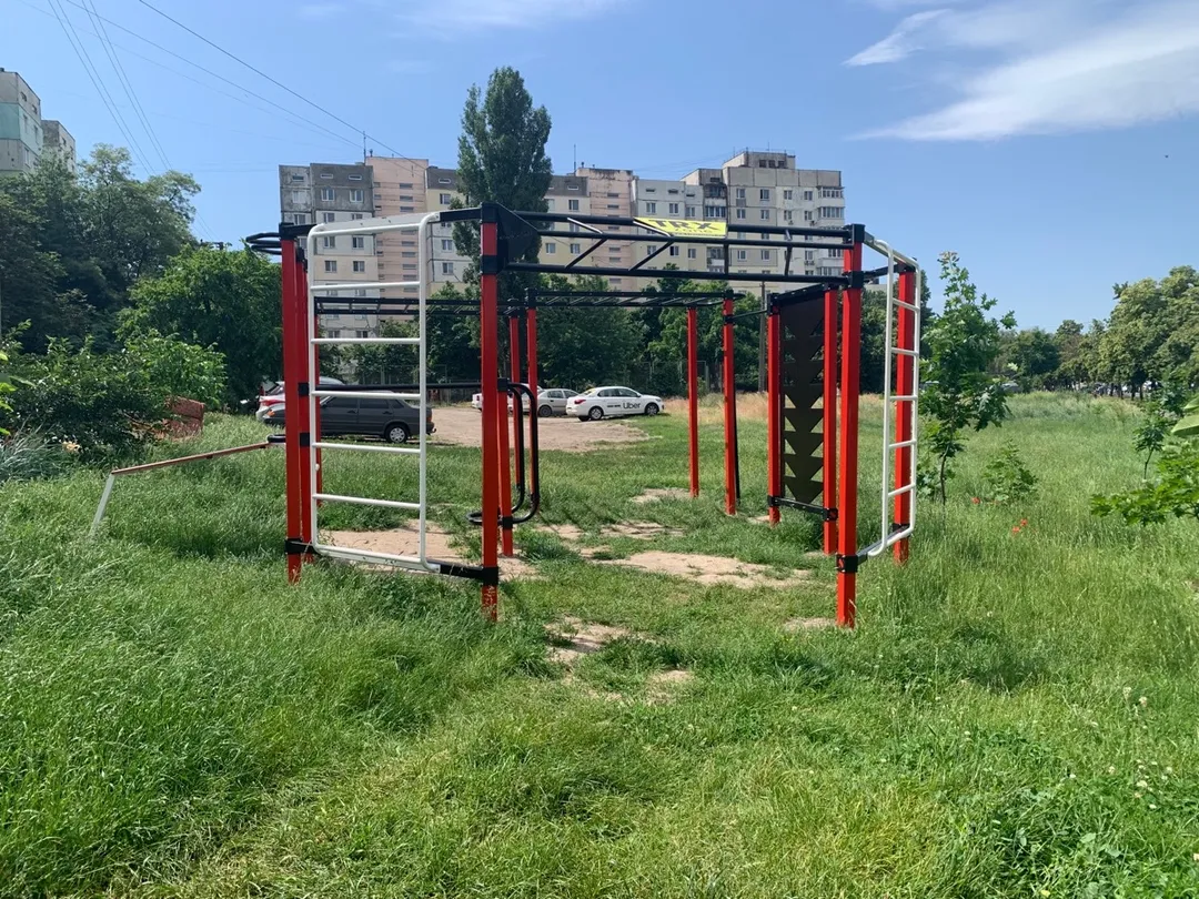 Barra de Dominadas en Calisthenics Park at вулиця Дмитра Луценка, Київ #wp1292 – foto 1 de 2