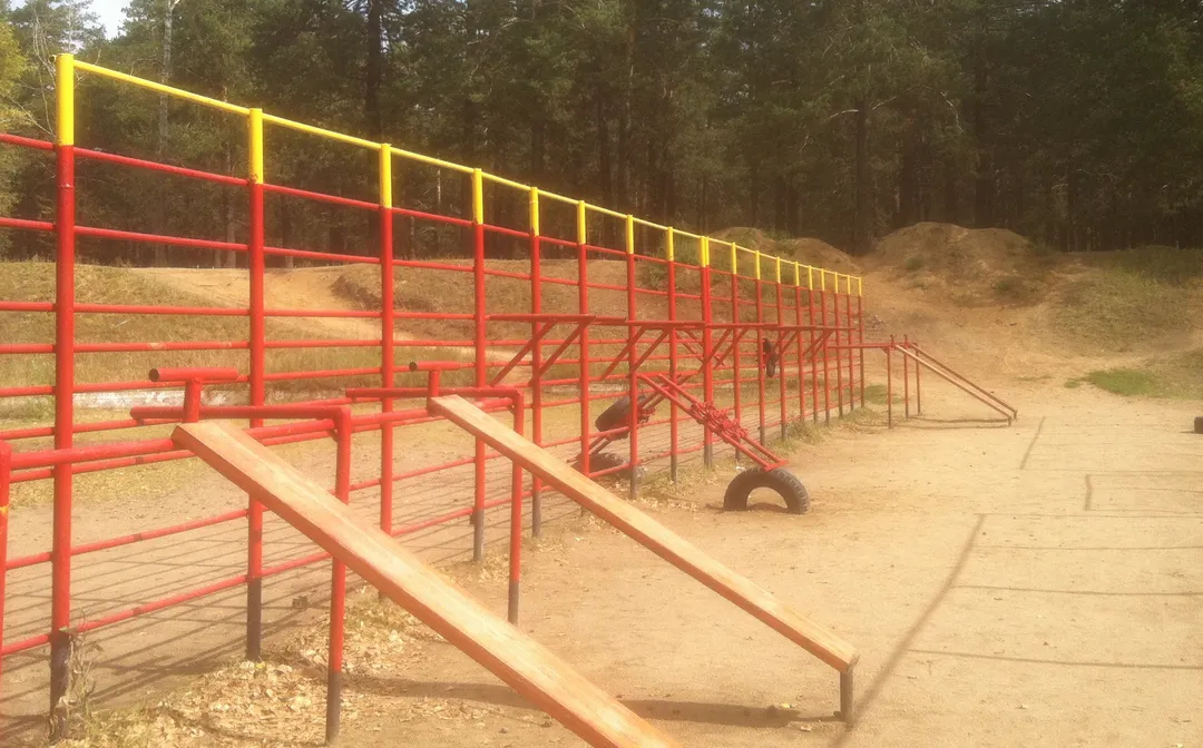 Abs Bench at Calisthenics Park at Кайдаловская улица, Чита – photo 5 of 8