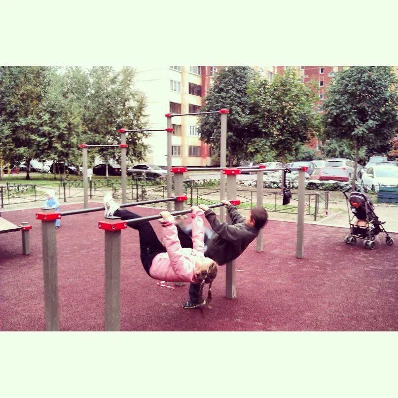 Barras de Mono en Calisthenics Park at Яхтенная улица, Санкт-Петербург – foto 8 de 8