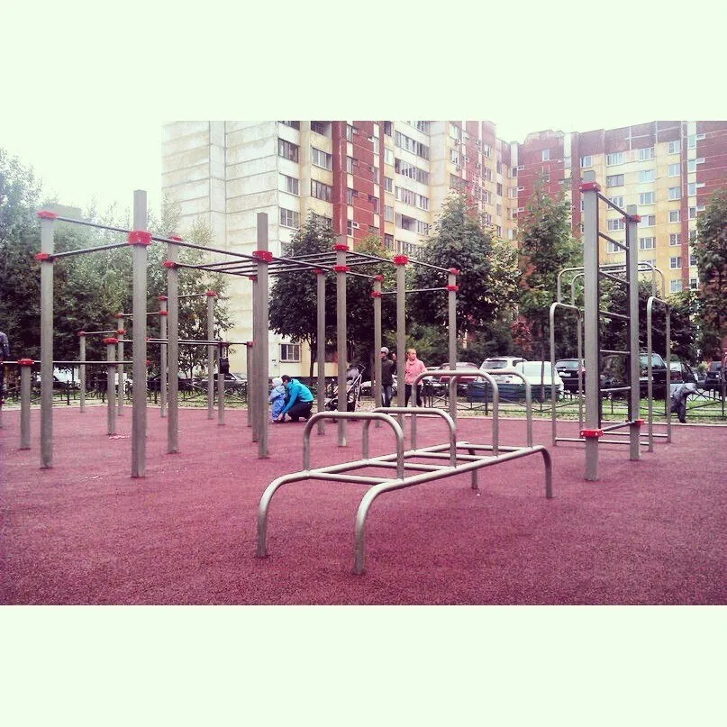 Espalderas en Calisthenics Park at Яхтенная улица, Санкт-Петербург – foto 4 de 8