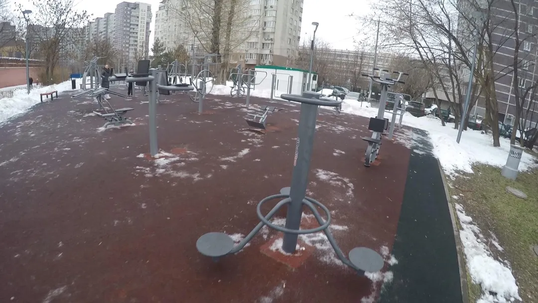 Monkey bar presso Calisthenics Park at Новоселенский переулок, Москва – foto 4 di 7
