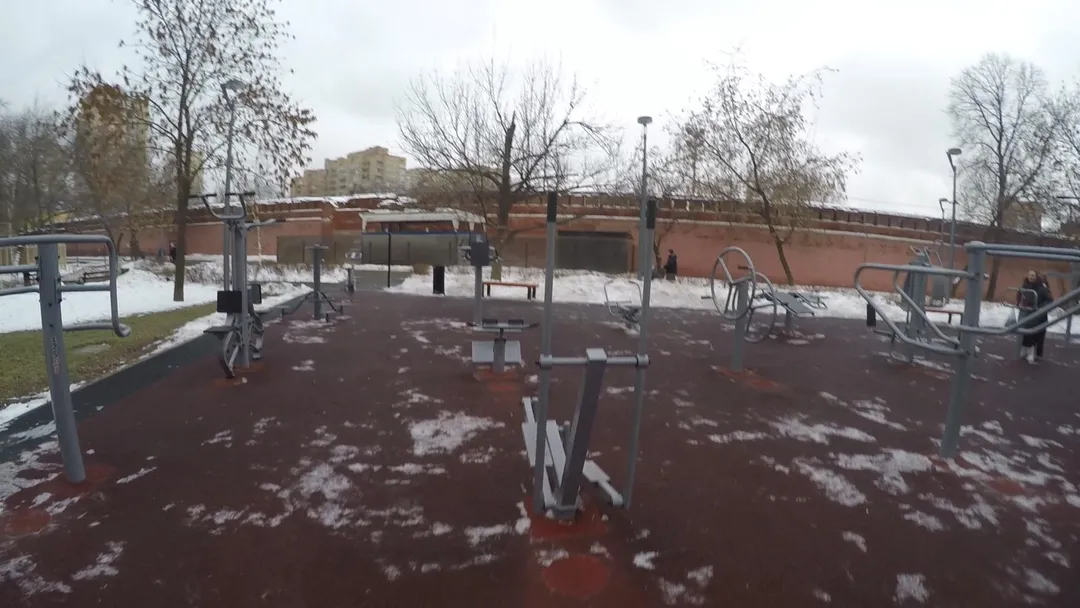 Spalliera presso Calisthenics Park at Новоселенский переулок, Москва – foto 5 di 7