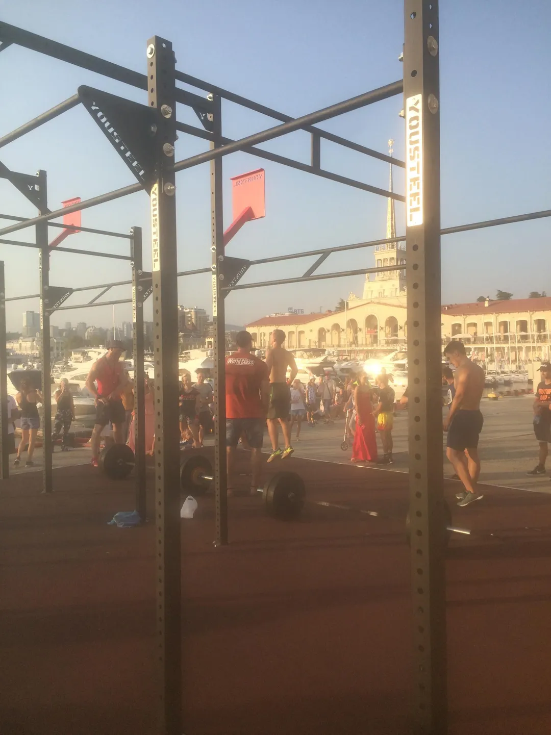 Турник на площадке Calisthenics Park at Внутренний мол, Краснодарский край – фото 4 из 5