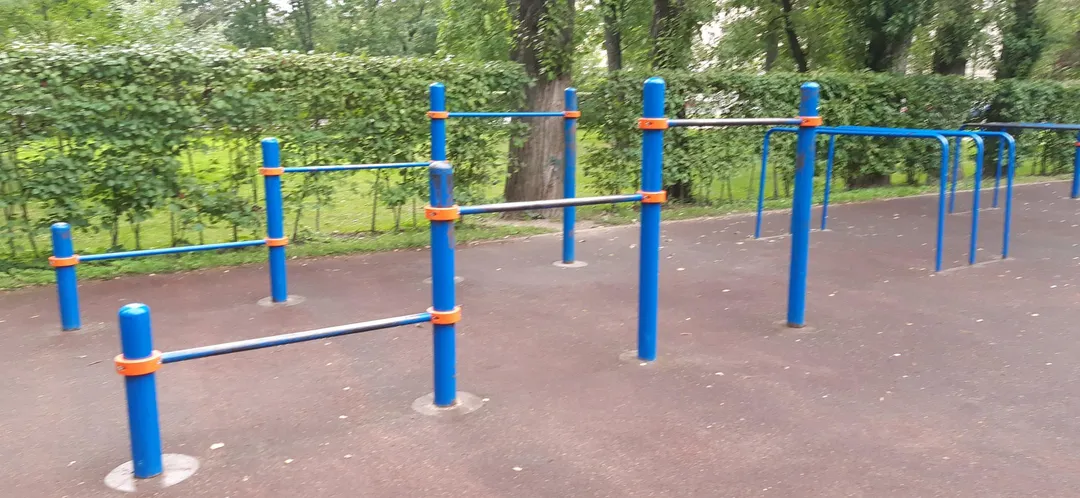 Pull Up Bar at Calisthenics Park at Кузнецовская улица, Санкт-Петербург – photo 7 of 10