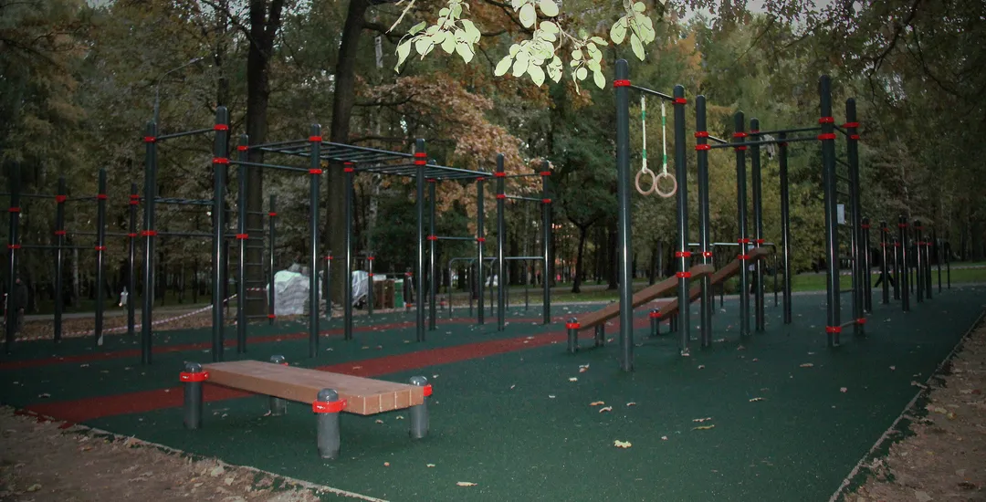 Pull Up Bar at Calisthenics Park at Керамический проезд, Москва – photo 1 of 3