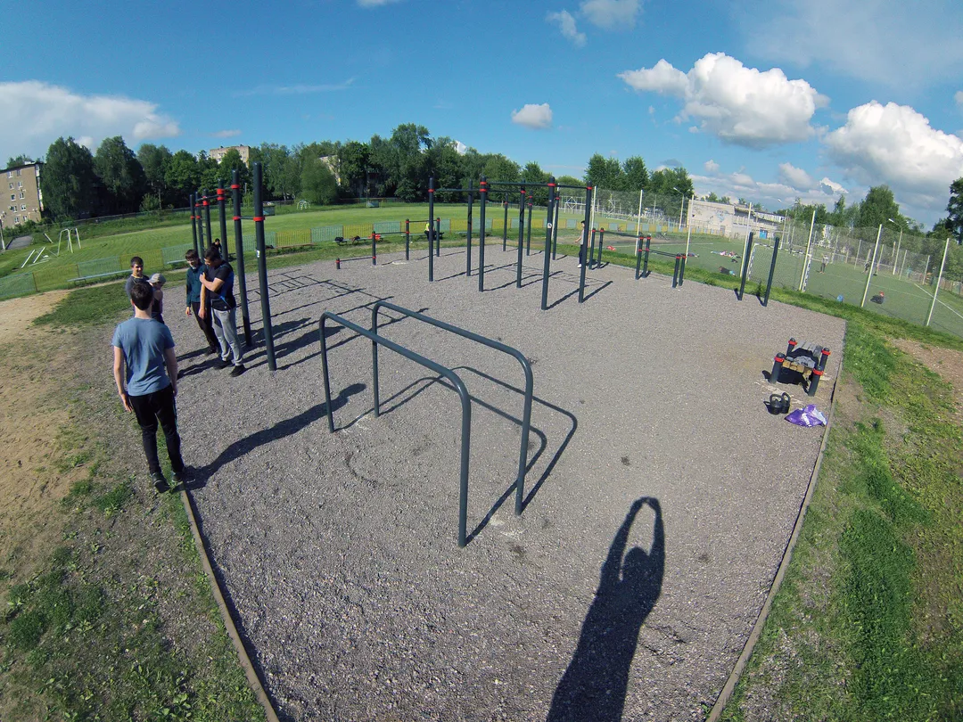 Barre de pompes à Calisthenics Park at Теремок, Егорьевск – photo 2 sur 2