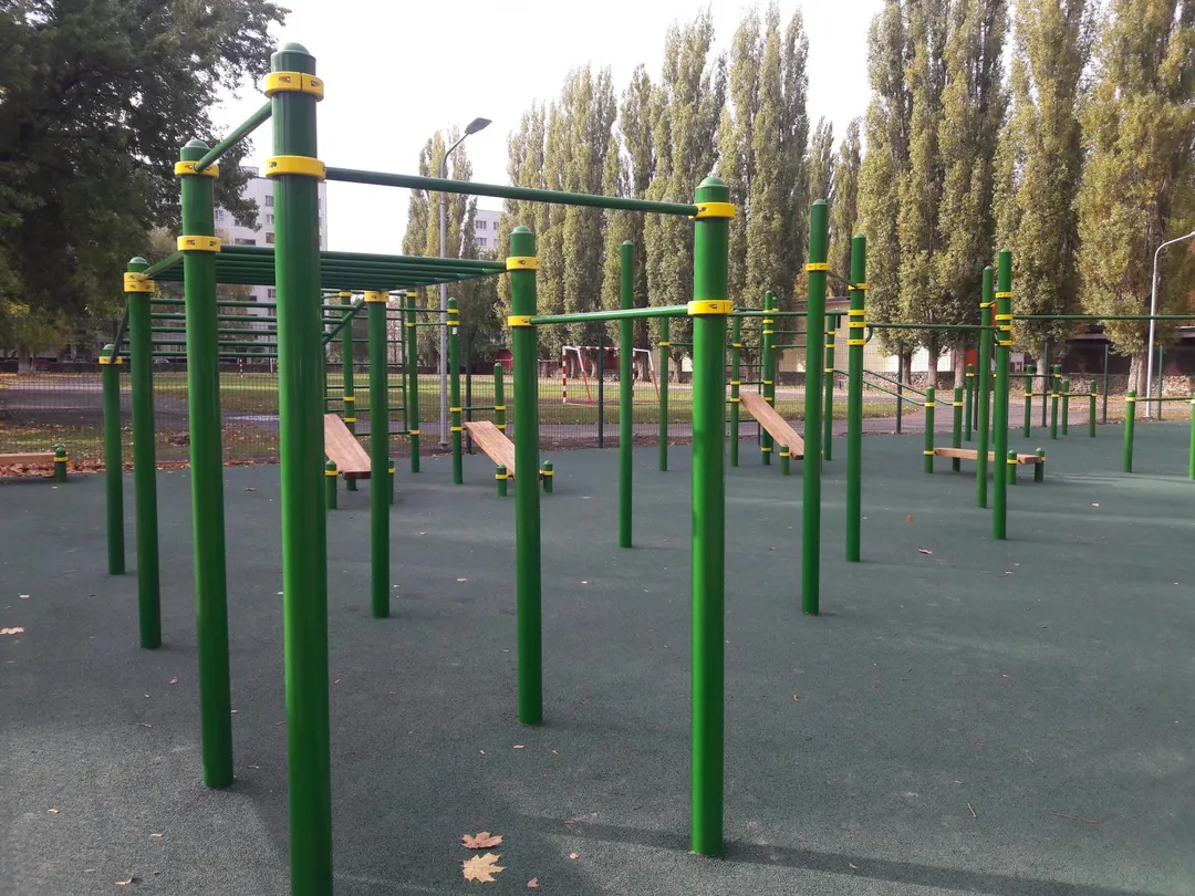 Parallel Gym Bars at Calisthenics Park at улица Строителей, городской округ Курчатов – photo 3 of 4