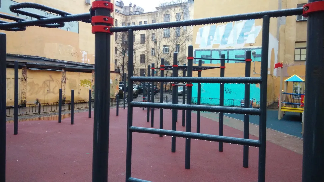Klimmzugstange bei Calisthenics Park at Пушкинская улица, Санкт-Петербург – Foto 1 von 1