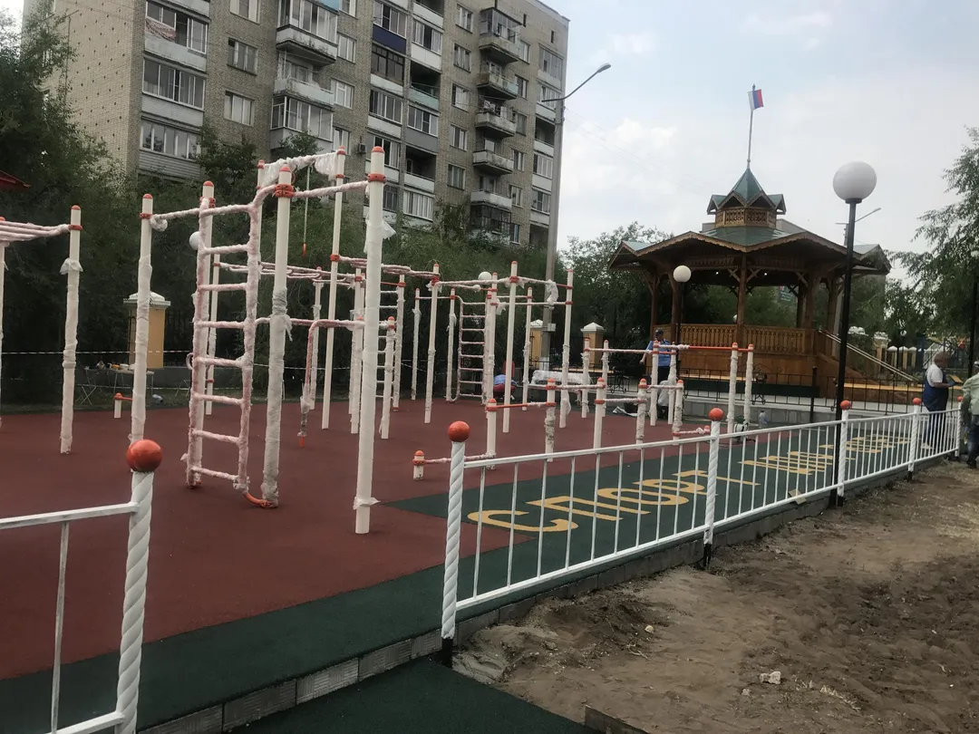 Parallele presso Calisthenics Park at улица Пушкина, Чита – foto 2 di 5